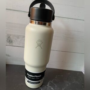 New Hydro Flask Ivory 32 oz Wide Flex Travel Bottle